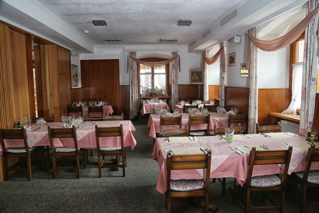 Gasthof Adler Frick ภายนอก รูปภาพ